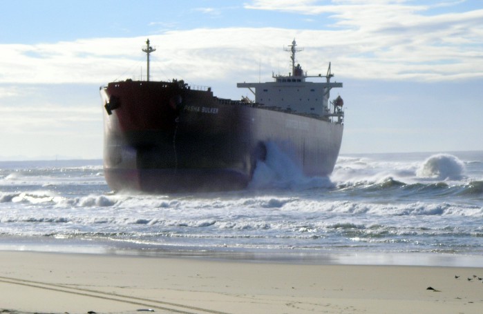 Nobbys Ship 12Jun07 001