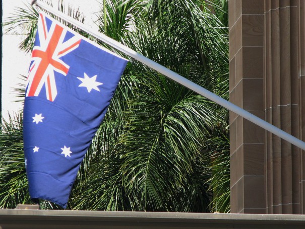 2009-10-24 12-48-02 Australian Flag at City Hall - IMG_3368