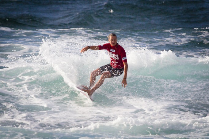 Surfest 2010: Philippa Anderson Slices through the Water
