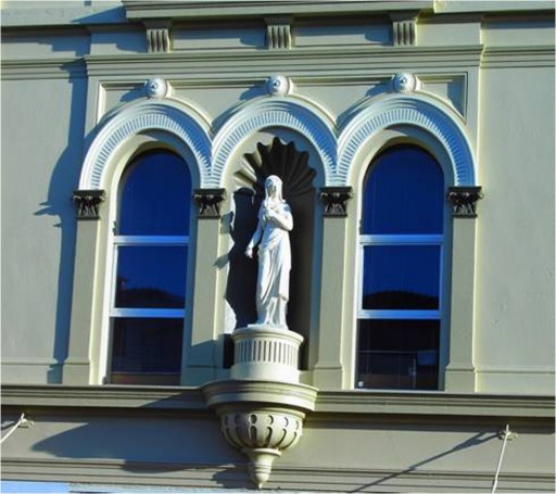 A commercial building from the heydays of Launceston. Built in 1882 as the Dianas, Venus and Fortuna building as it was adorned with statues of these Roman goddesses. A superb classical building.