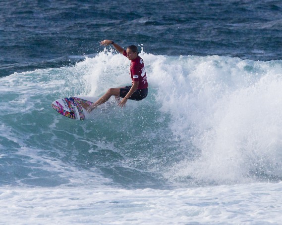 Surfest 2010: Philippa Anderson Rides a Right-Hand Break