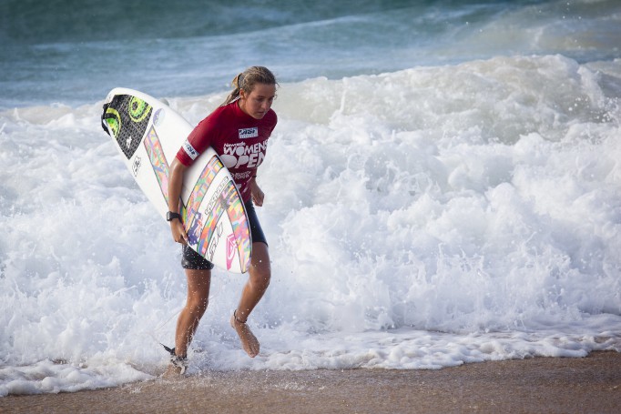 Surfest 2010: Philippa Anderson Leaves the Water