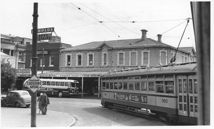 11.1963 Victoria Square - Adelaide - South Australia tram MTT H360 - Bus Harcourt Gardens No.7 (mb-b26-37)