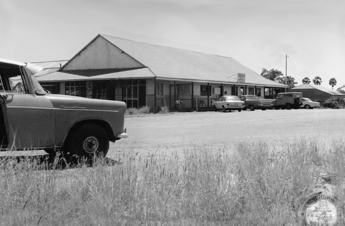 2-3 Jul 1959 RNZAF Bristol Freighter became unserviceable at Broome, WA. The crew stayed at the Roebuck Bay Hotel. Above photo taken before undergoing major improvements in the 1970s.