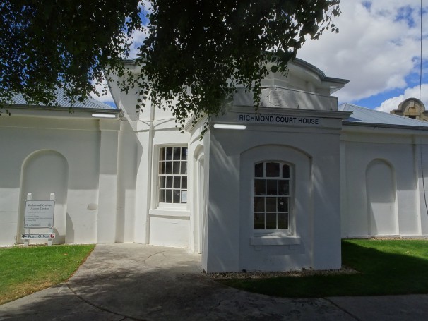 Richmond. The historic Courthouse built by convicts in 1825. Later became the Council Chambers.