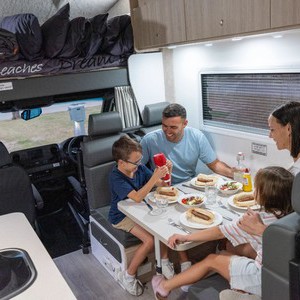 Apollo Euro Deluxe AU Family Front Dining