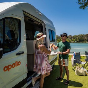 Apollo Hitop AU Couple at Side Door
