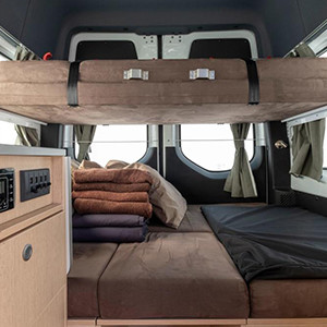 britz-voyager-4-berth-beds