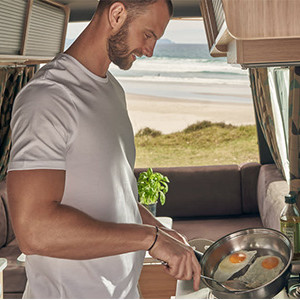 maui-ultima-plus-3-berth-motorhome-interior-kitchen