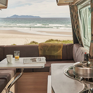 maui-ultima-plus-3-berth-motorhome-lounge-daytime