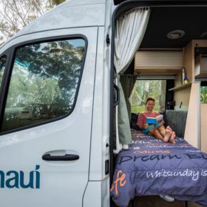 maui-ultima-plus-motorhome-3-berth-au-exterior-bed