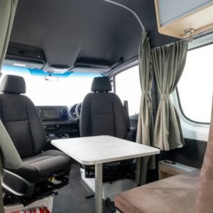 maui-ultima-plus-motorhome-3-berth-au-interior-chair-table