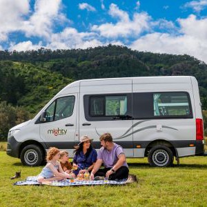 mighty-double-down-campervan-4-berth-au-exterior