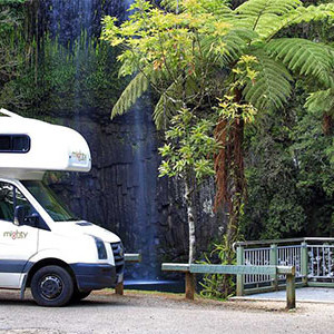 mighty-double-up-motorhome-4-berth-exterior