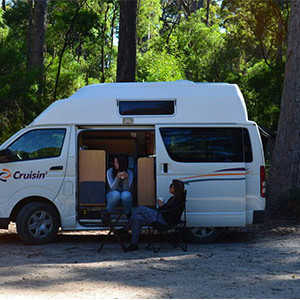 Cruisin HighTop Campervan – 2-3 Berth – lifestyle photo (3)