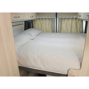 Cruisin Sandpiper Motorhome – 2 Berth – bed