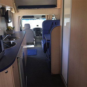 Bargain Deluxe Motorhome – 4-6 Berth – internal photo