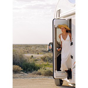 cruisin-deluxe-motorhome-6-berth-door