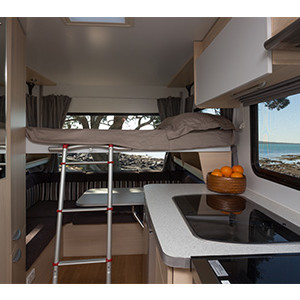 Britz Discovery Campervan – 4 Berth – bunk bed