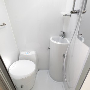 maui Cascade 4 Berth AU Bathroom Toilet Sink And Shower