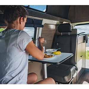 Cruisin Hi-Top – 4 Berth – lifestyle photo (1)