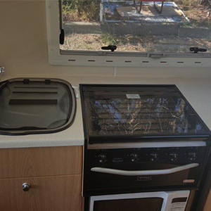 KC Sofala Budget Motorhome – 4 Berth – stove