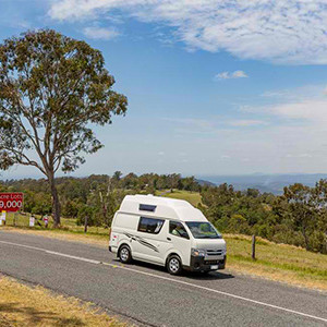 Hippie Endeavour Campervan – 4 Berth – external photo (2)