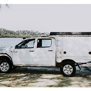 Centre 4×4 Hilux – 4 Berth – external photo (2)