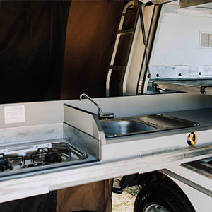 Centre 4×4 Hilux – 4 Berth – kitchen