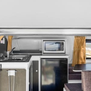 Camperman Maxie HighTop Campervan – 3 Berth Interior 3