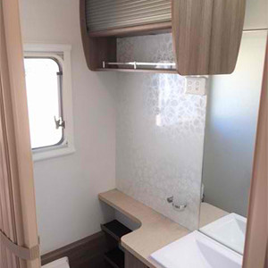 Serenity Conquest Slideout Motorhome – 5 Berth – wash room