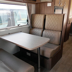 AS Deluxe Motorhome – 6 Berth – dinette