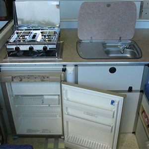 BB 4WD Campervan – 2-4 Berth – fridge & stove
