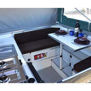 BB 4WD Campervan – 2-4 Berth – kitchen