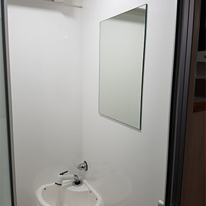 LR Motorhome – 4 Berth – bathroom sink