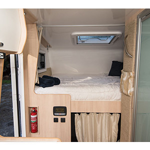 LR Motorhome – 4 Berth – bed