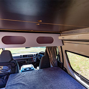 Camperman Maxie Deluxe HighTop Campervan – 4 Berth-bed