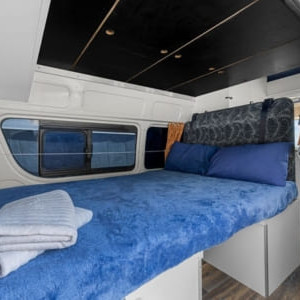 Camperman Maxie Deluxe HighTop Campervan – 4 Berth Bed 2