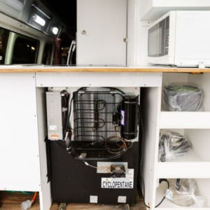 Camperman Maxie Deluxe HighTop Campervan – 4 Berth Sink 2