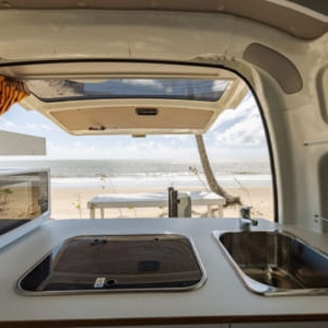 Camperman Maxie Deluxe HighTop Campervan – 4 Berth Sink 3