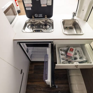 Camperman Maxie Deluxe HighTop Campervan – 4 Berth Sink