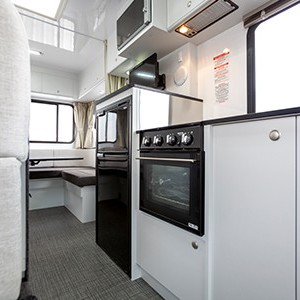 starrv-polaris-nova-6-berth-oven-fridge