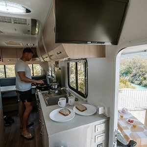 cruisin-adventurer-4-berth-interior-kitchen