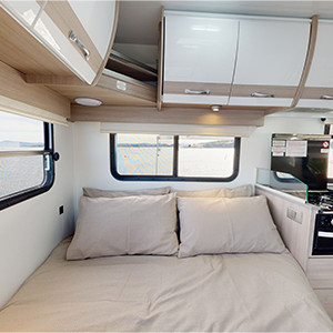 cruisin-deluxe-motorhome-4-berth-double-bed