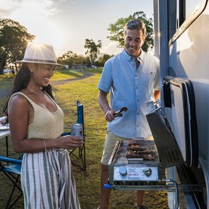 Apollo Euro Quest AU Couple at External Cooker Apollo Euro Quest AU Couple at External Cooker