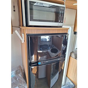 lr-motorhome-4-berth-fridge-and-microwave