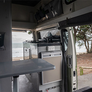 Jucy Chaser Campervan – 3 Berth-table