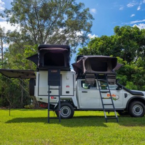 Britz Warrior 4WD – 4 Berth Awning