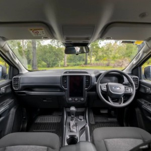 Britz Warrior 4WD – 4 Berth Driver’s Cab 2