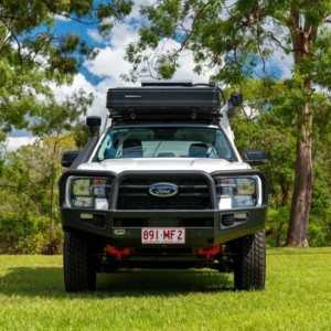 Britz Warrior 4WD – 4 Berth Front View